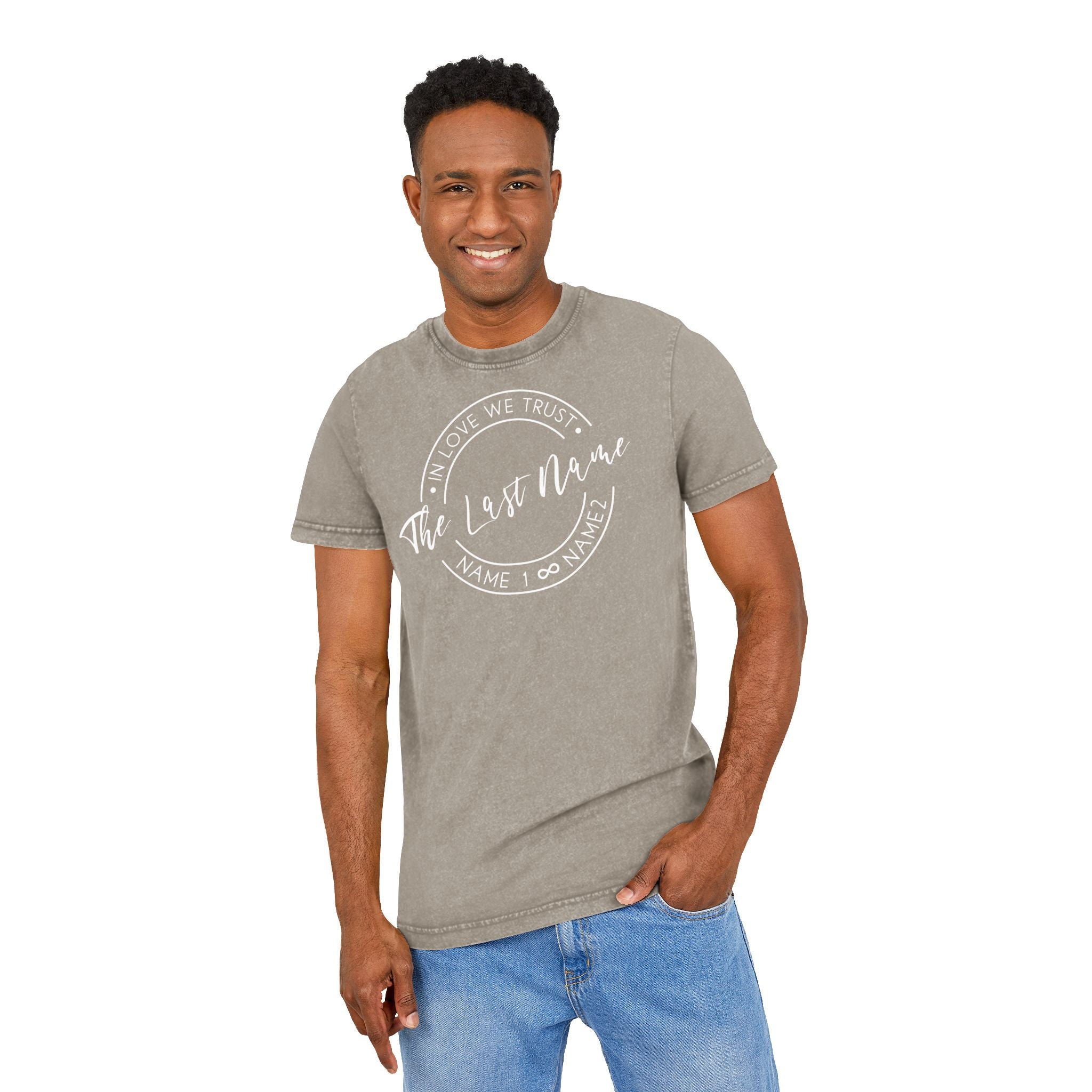 In Love We Trust • personalisierbares Shirt im Vintage Look für Date Night